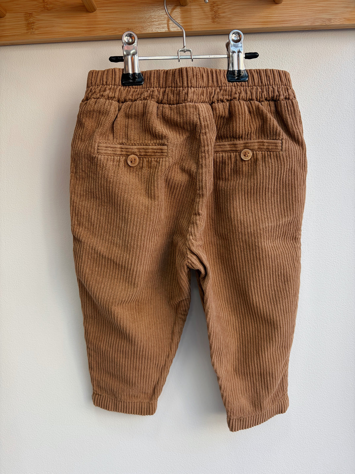 Pantalon en velours côtelé marron – Maed for Mini