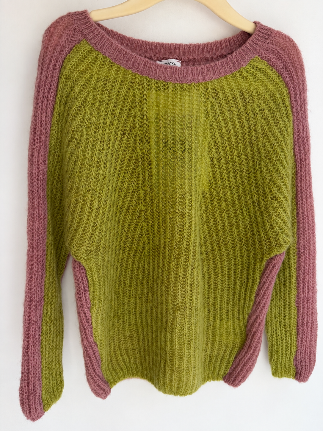 Pull en maille rose et vert – CKS