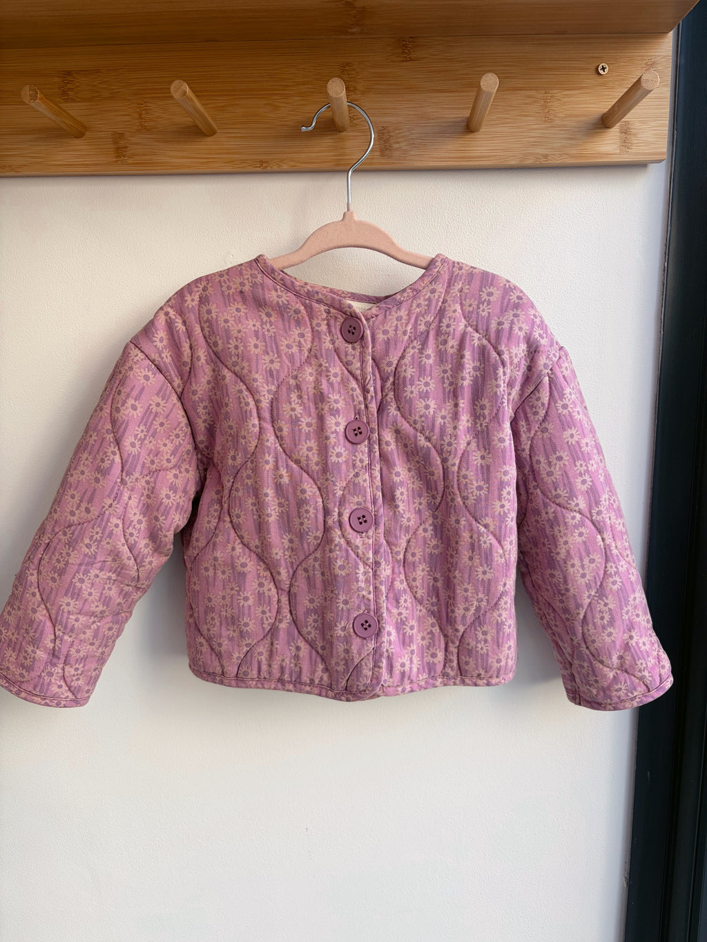 Veste matelassée à fleurs parme – Zeeman