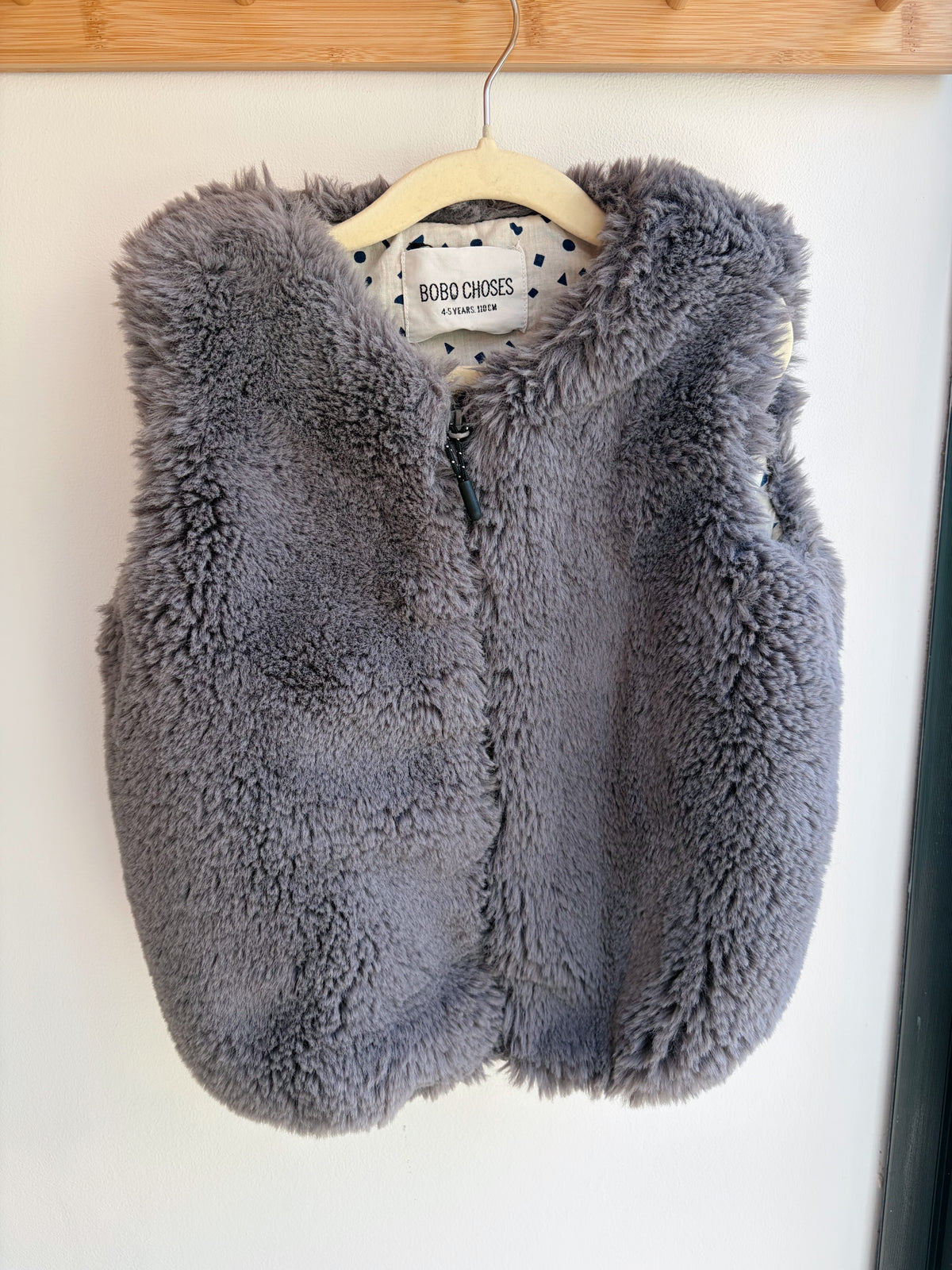 Veste sans manches en fausse fourrure – Bobo Choses