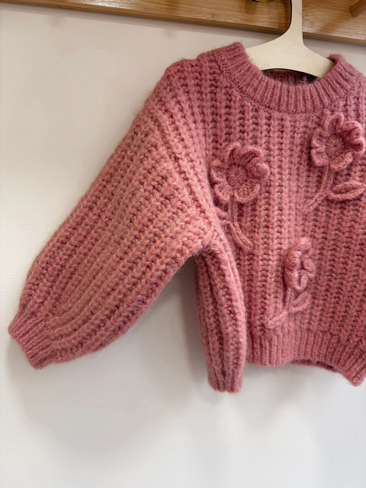Pull en maille à fleurs – Zara