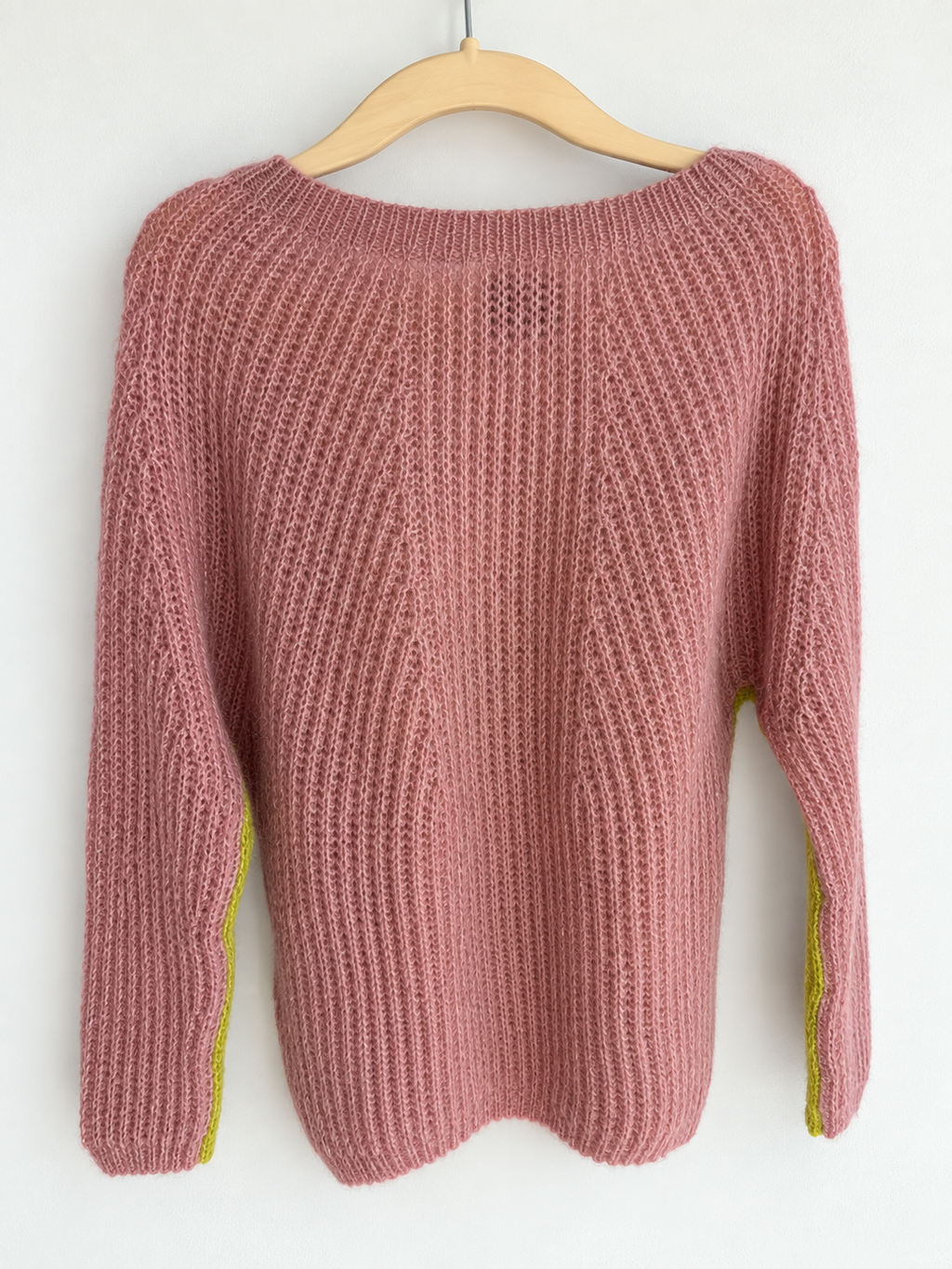Pull en maille rose et vert – CKS