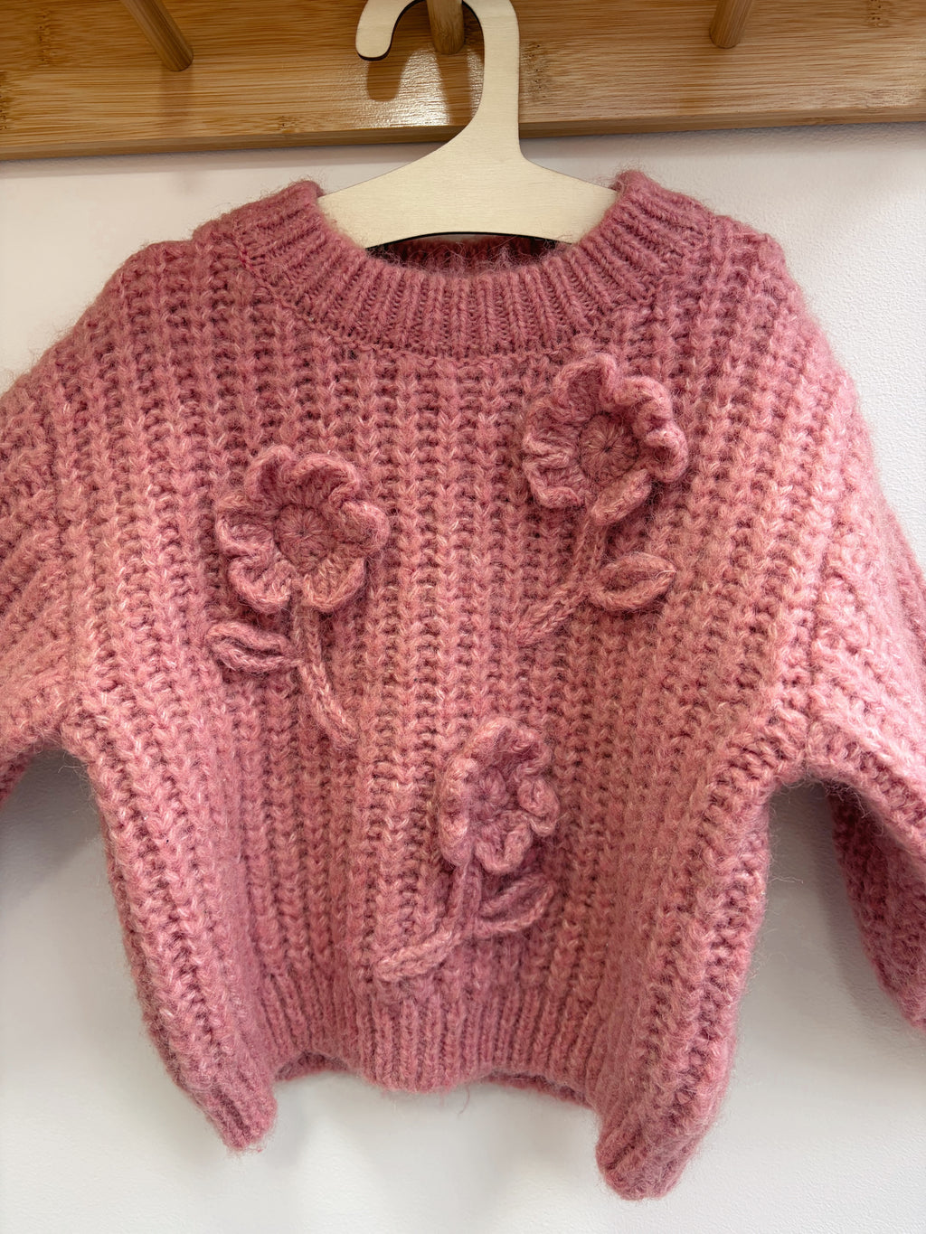 Pull en maille à fleurs – Zara