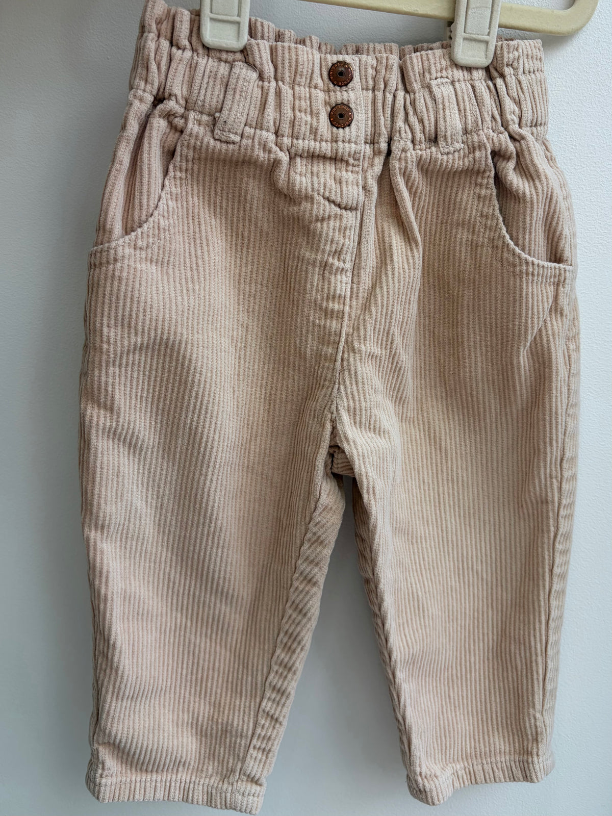 Pantalon en velours côtelé beige – Kiabi